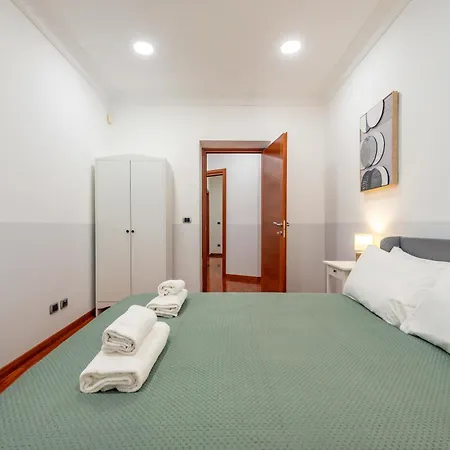 Domus 44 * Rome